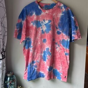 Nike men’s tee shirt size large tie dye pink blue athletic center swish logo